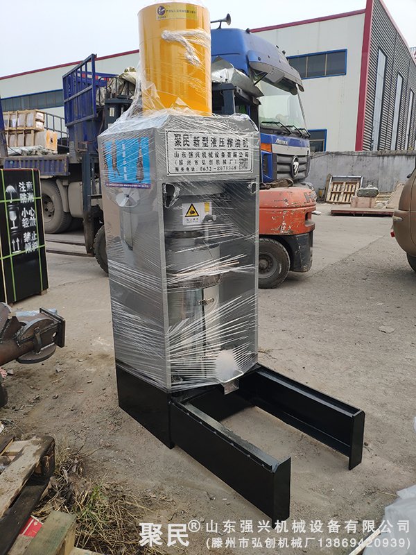 湖南怀化第三批订购的新型液压榨油机已发出